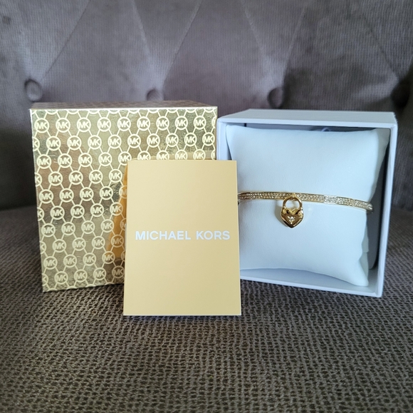 ✨️HP✨️ Michael Kors Dangling Gold💛 Heart Bangle Bracelet - NIB - Picture 1 of 16